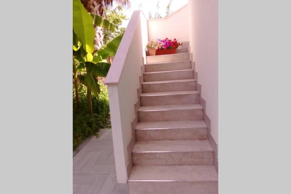 Residenza Flores Apartment Pescara Bagian luar foto